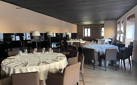Lear • Dining Club